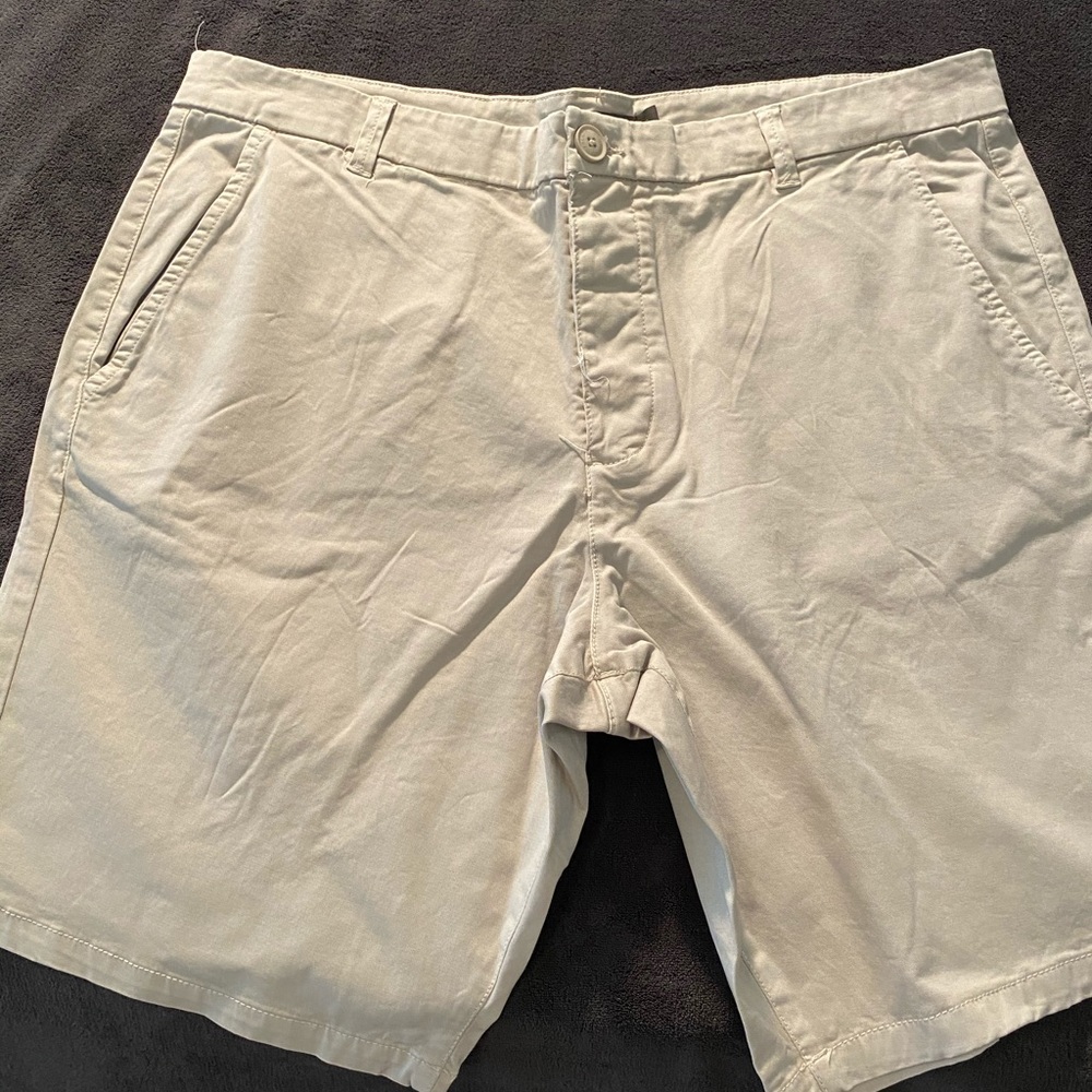 Men’s Khaki shorts